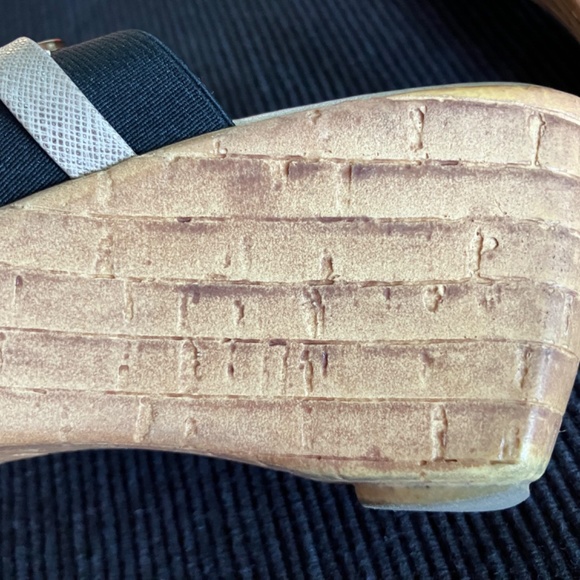 Italian Shoemakers wedge sandals size 7.5 / 8 - Black, beige, gold - Picture 2 of 5